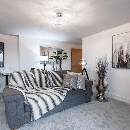 Luxurious River View Apartment With Terrace Worcester Exteriér fotografie