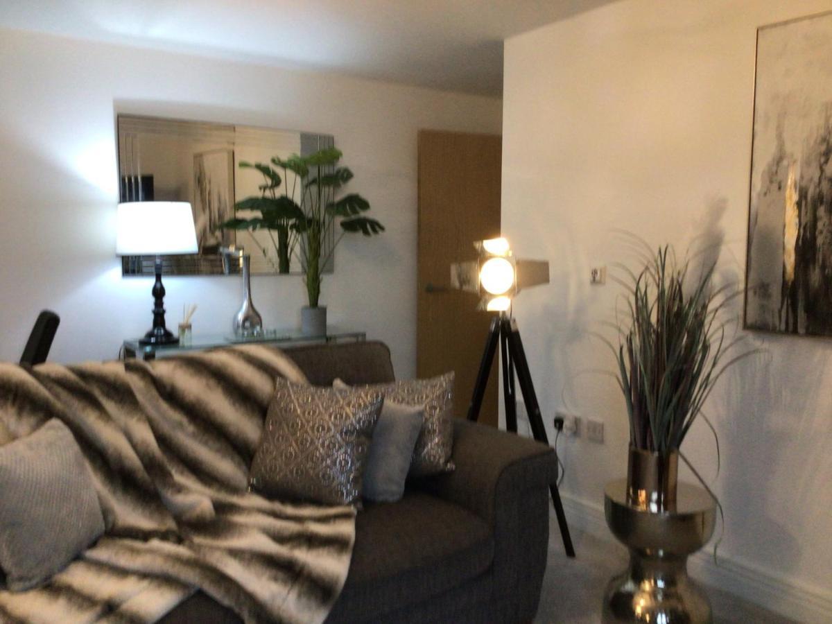 Luxurious River View Apartment With Terrace Worcester Exteriér fotografie