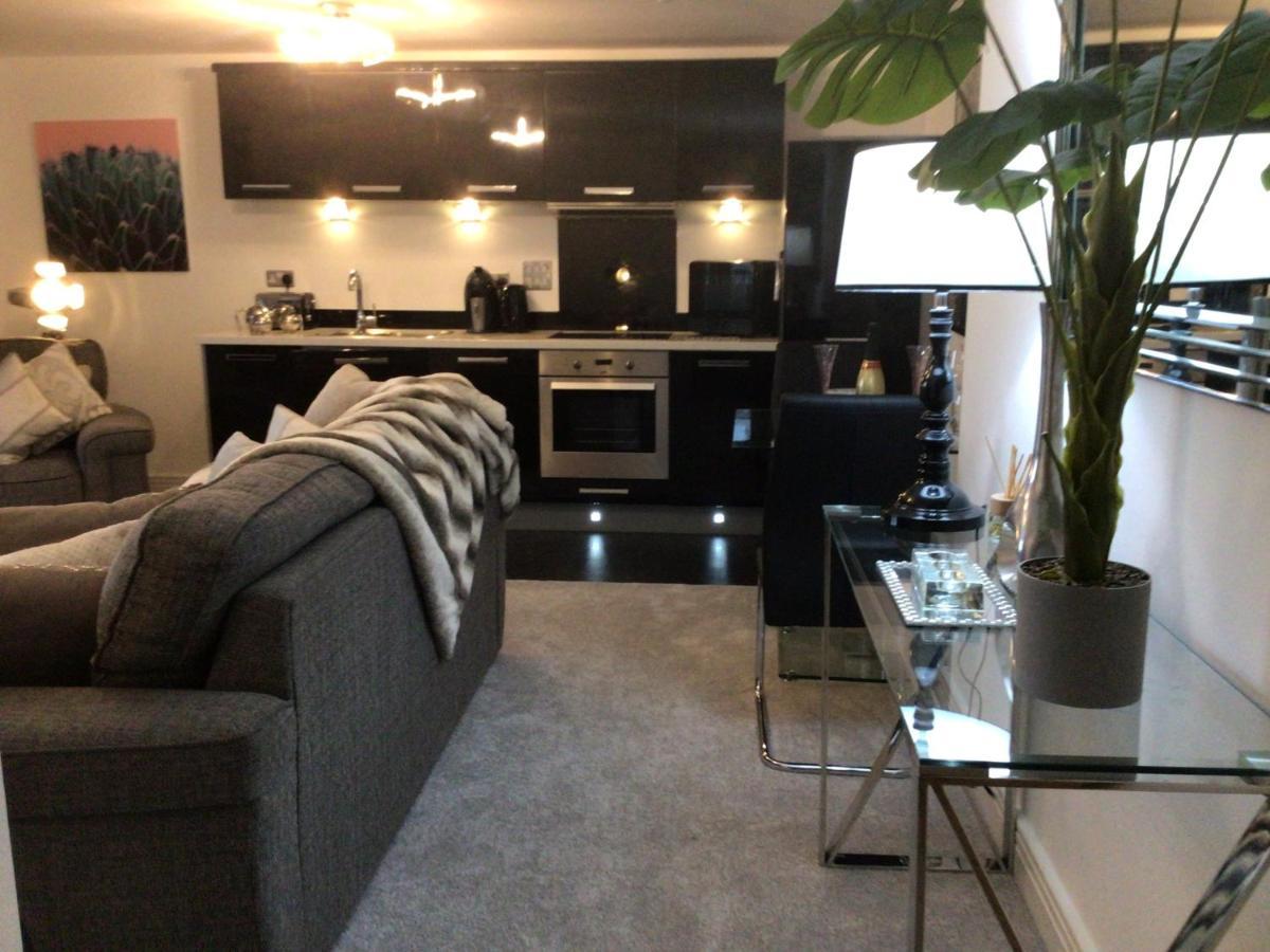Luxurious River View Apartment With Terrace Worcester Exteriér fotografie