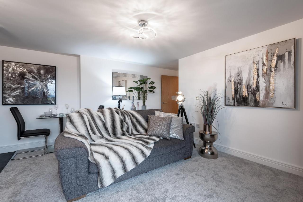 Luxurious River View Apartment With Terrace Worcester Exteriér fotografie