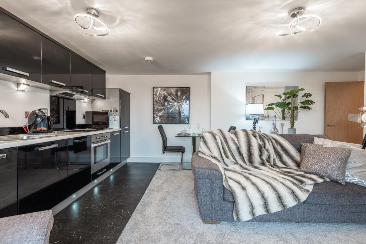 Luxurious River View Apartment With Terrace Worcester Exteriér fotografie