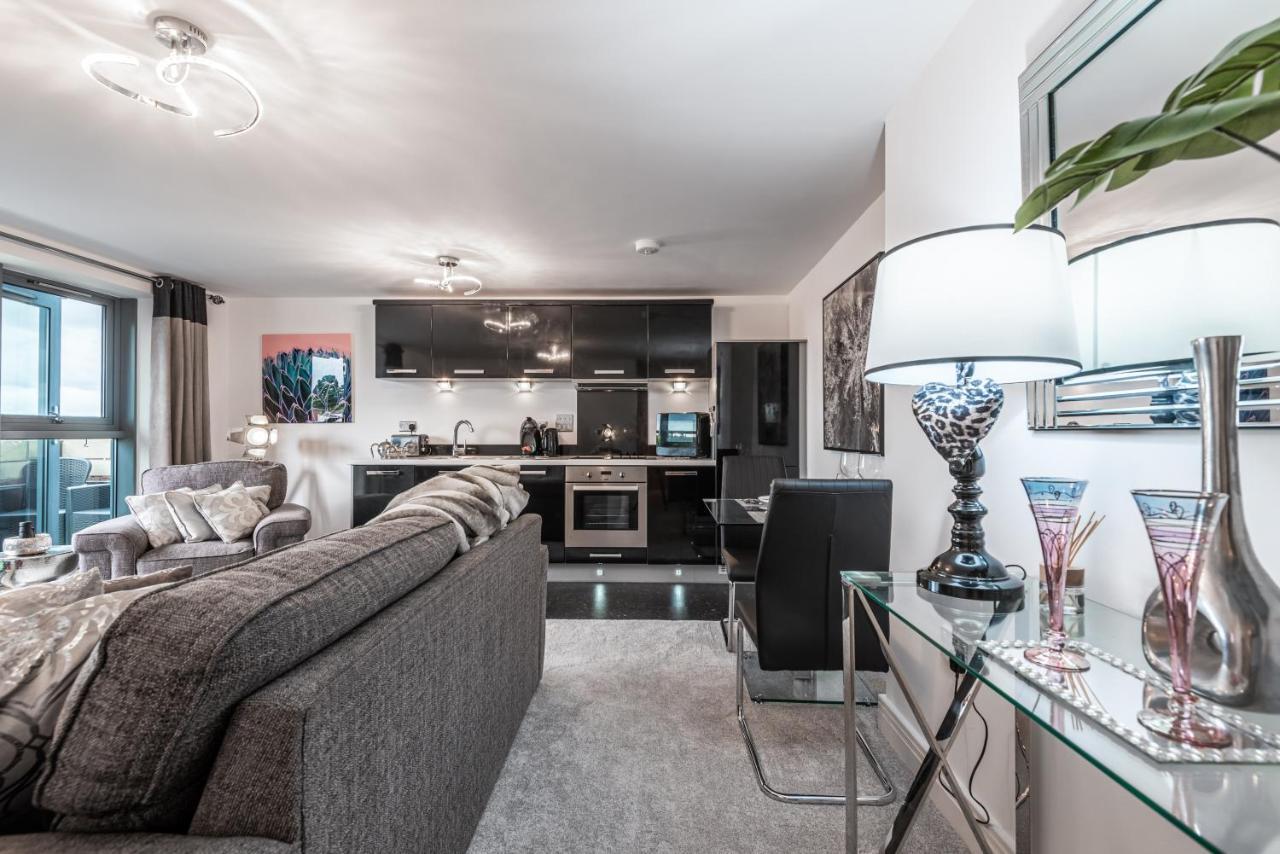 Luxurious River View Apartment With Terrace Worcester Exteriér fotografie