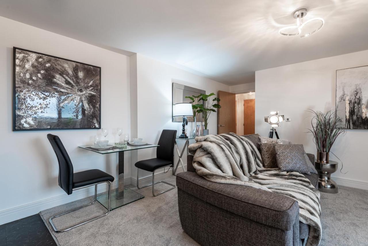 Luxurious River View Apartment With Terrace Worcester Exteriér fotografie